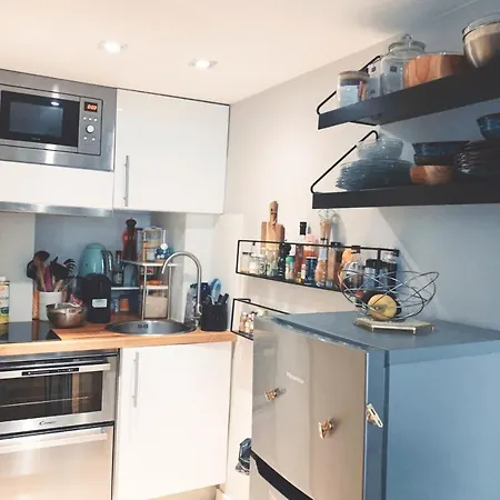 Beautiful Located In The Marais Apartment *